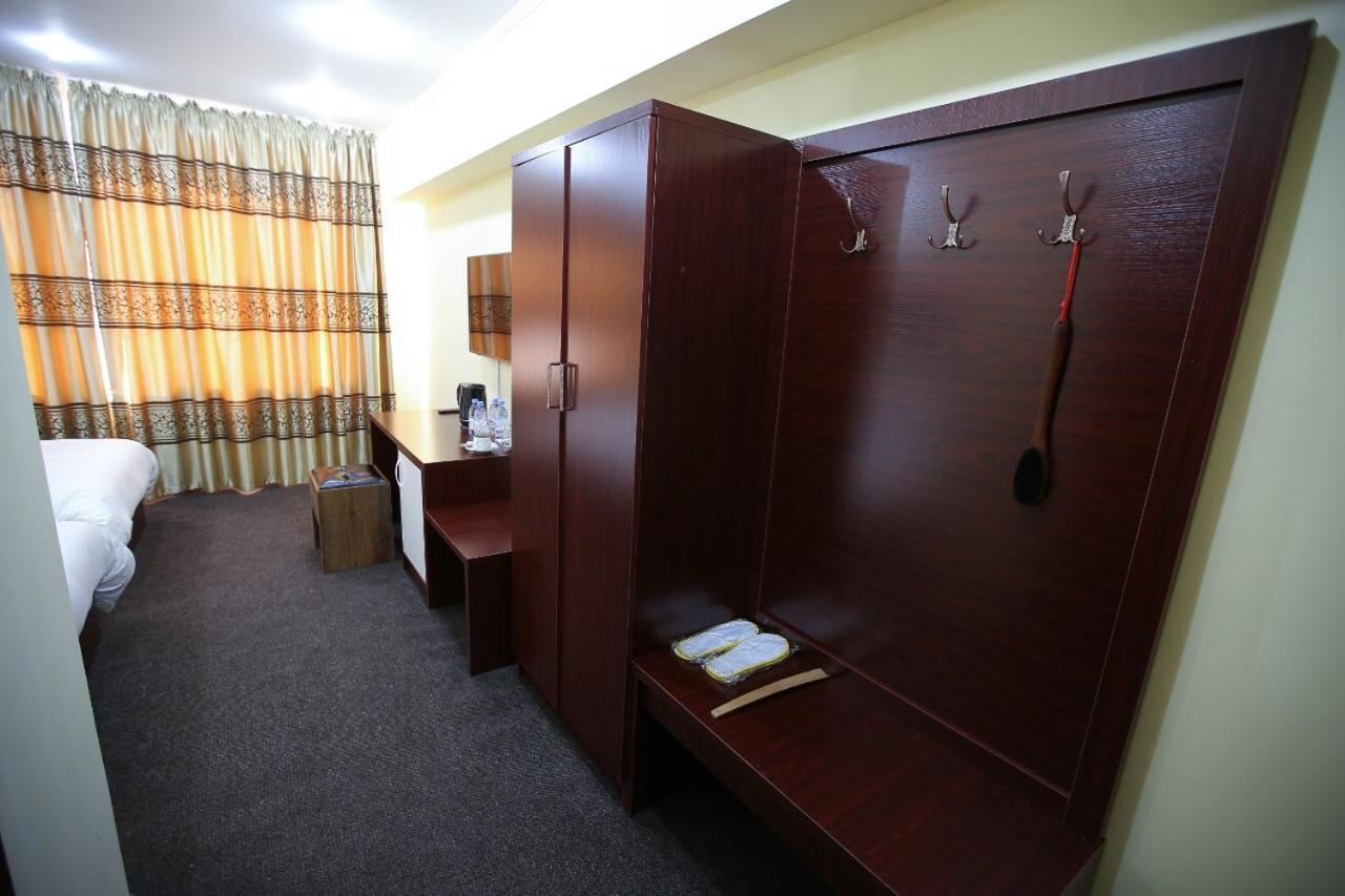 Altai Business Hotel Almaty Exterior photo
