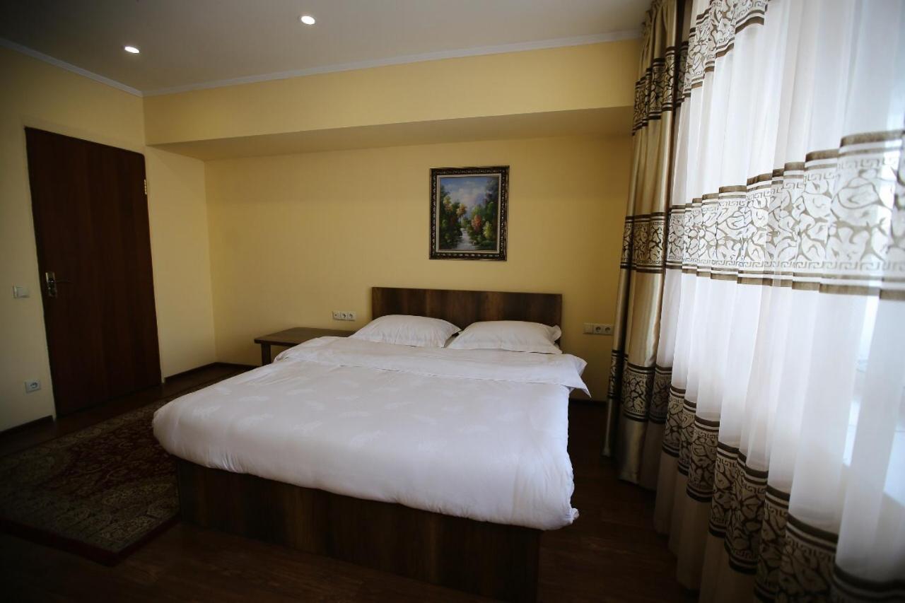Altai Business Hotel Almaty Exterior photo
