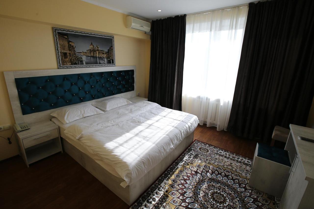 Altai Business Hotel Almaty Exterior photo